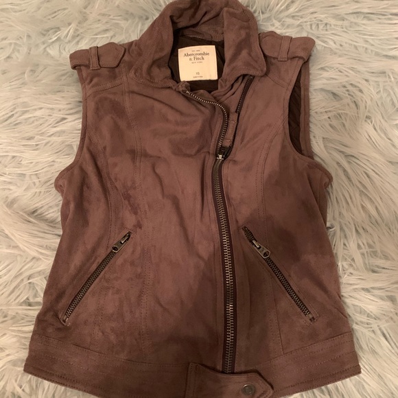 Abercrombie & Fitch Jackets & Blazers - Abercrombie And Fitch Faux Suede Moro Vest